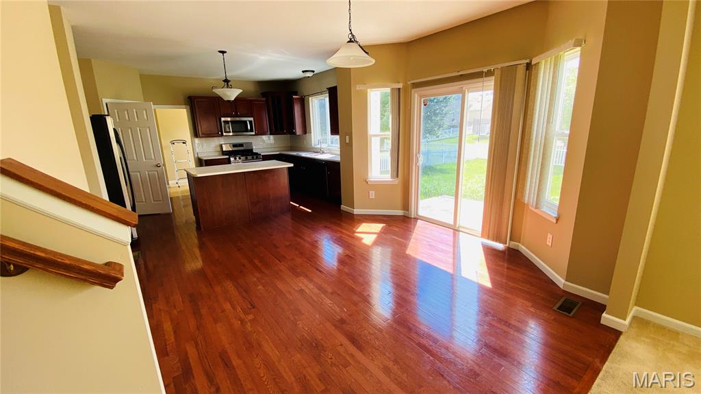 St Charles, Missouri 63303, United States, 4 Bedrooms Bedrooms, ,4 BathroomsBathrooms,Residential,Active,199588