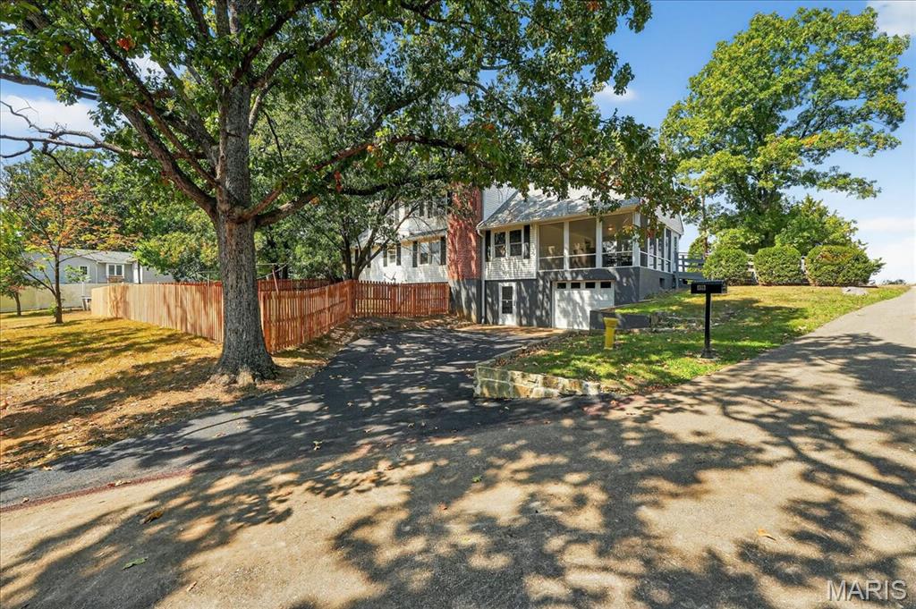 1513 Donover Lane