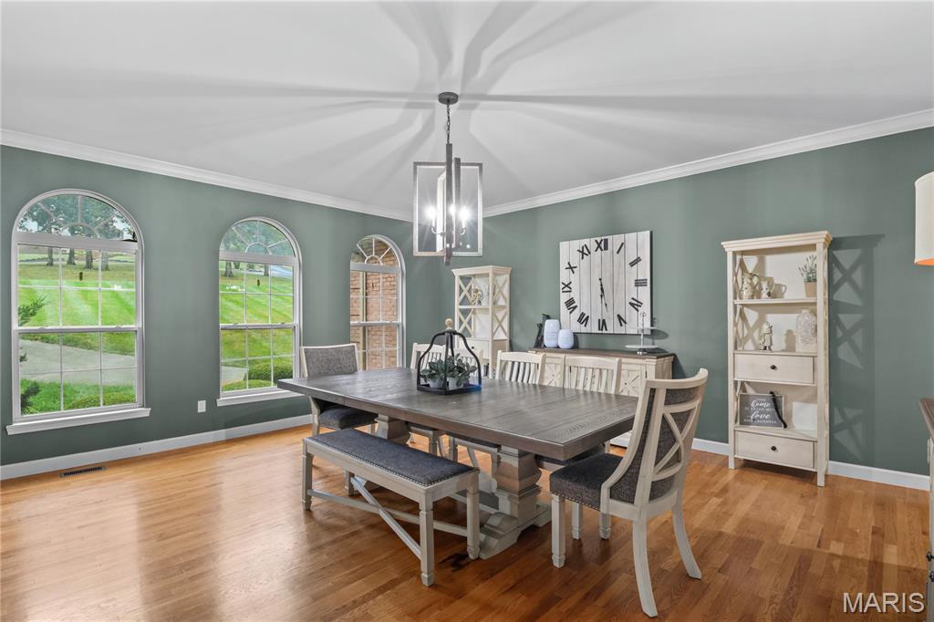 10570 Glen Oaks Drive