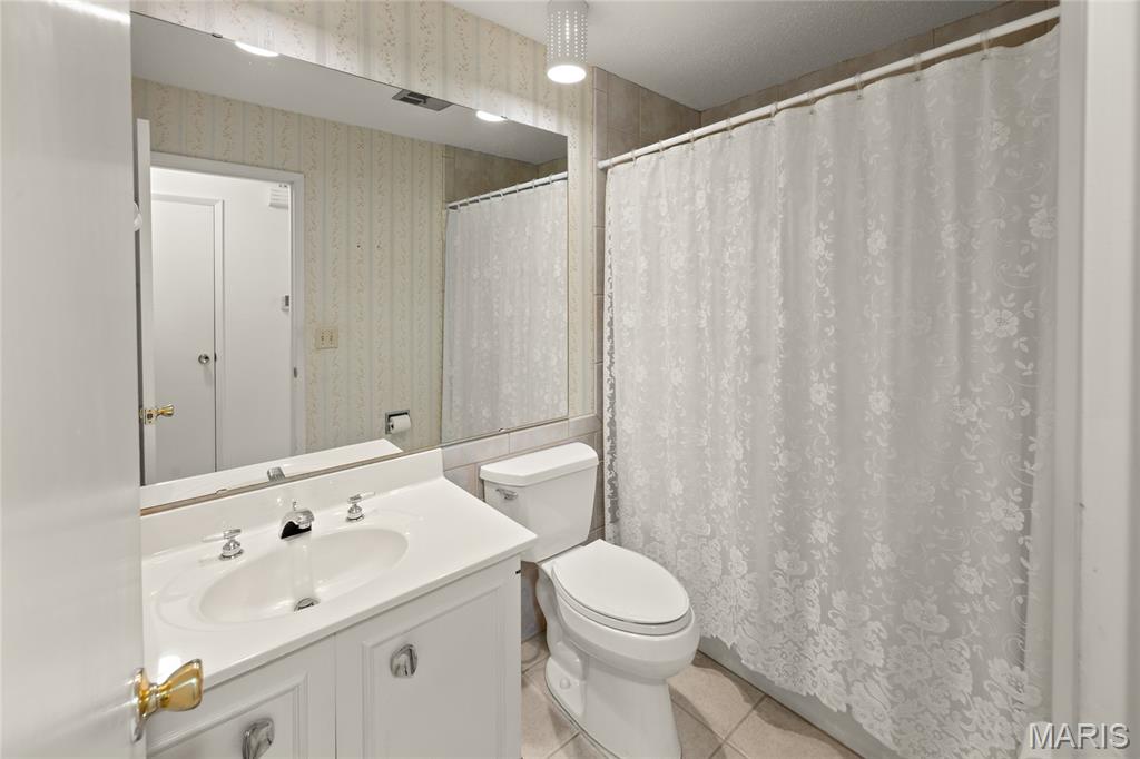 Country Lane Woods First Add - Residential