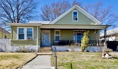 Photo of 4605 Ray Avenue, St Louis, MO 63116 (MLS # 26019377)