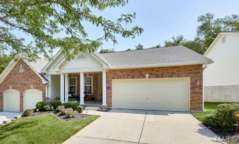 Photo of 215 Cordovan Commons Parkway, Chesterfield, MO 63017 (MLS # 26041701)