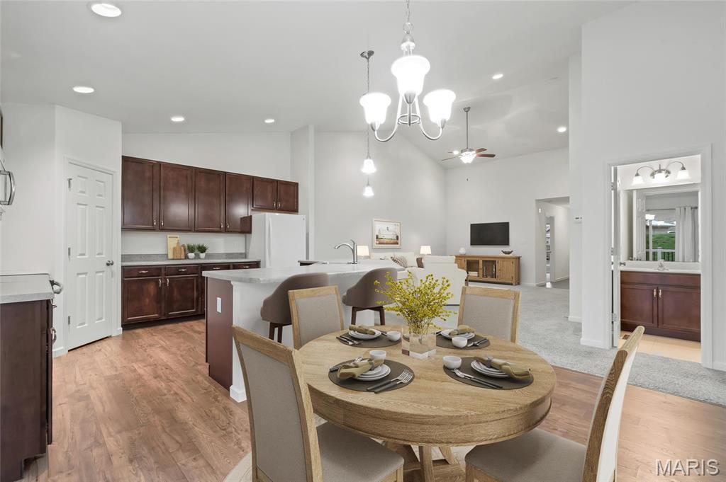 Eureka, Missouri 63025, United States, 2 Bedrooms Bedrooms, ,2 BathroomsBathrooms,Residential,Pending,105983