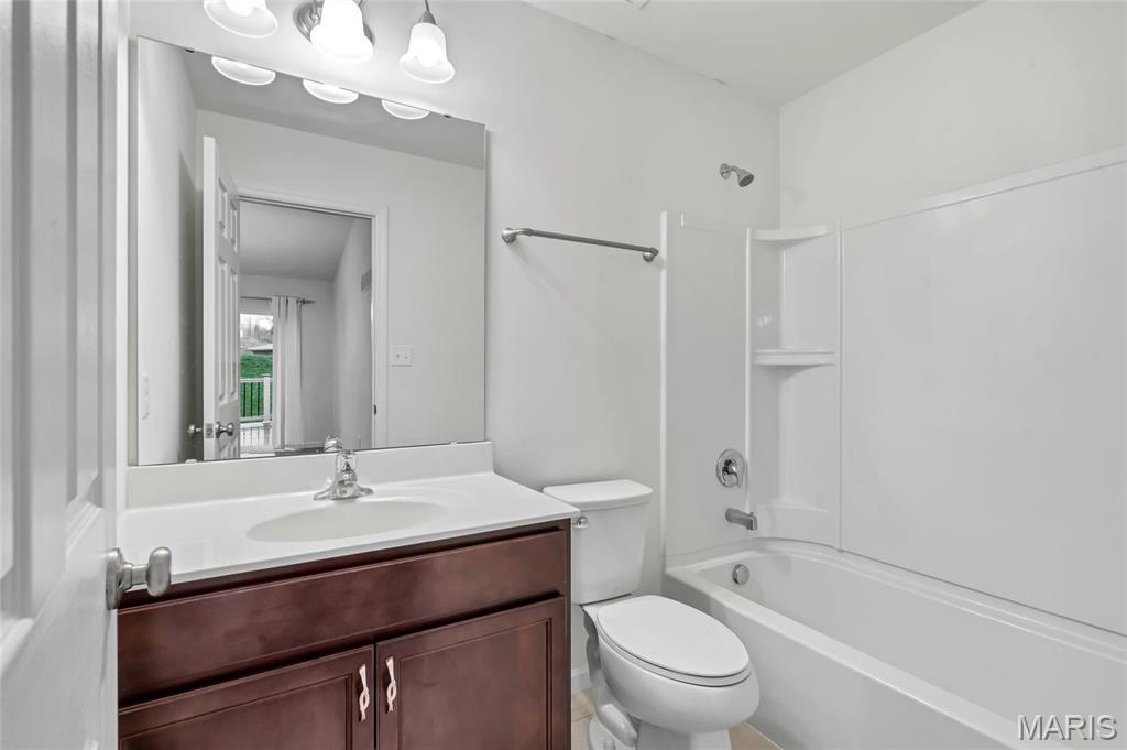 Eureka, Missouri 63025, United States, 2 Bedrooms Bedrooms, ,2 BathroomsBathrooms,Residential,Pending,105983