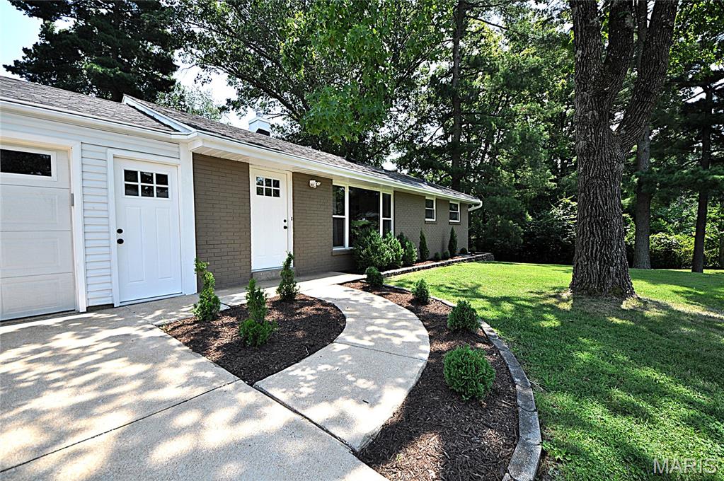 31 E Meadow Lane