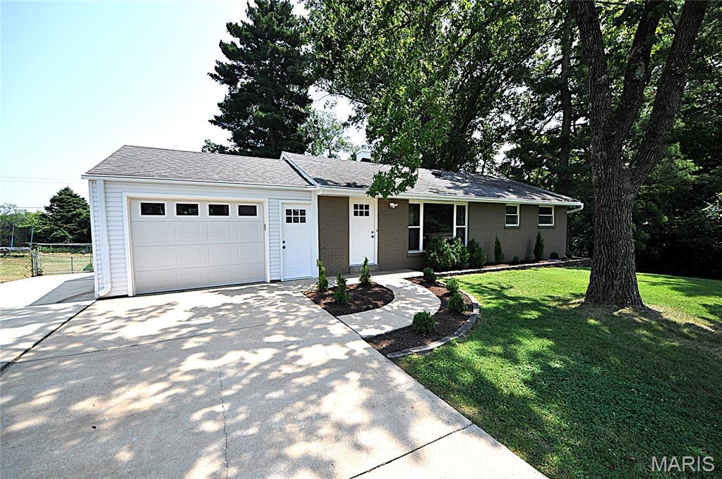 31 E Meadow Lane