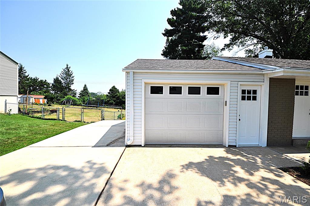 31 E Meadow Lane