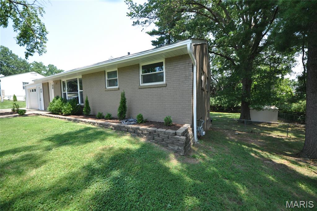 31 E Meadow Lane