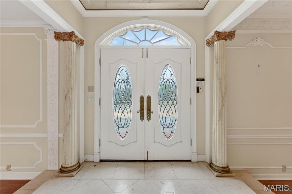 27 Meadowbrook Country Club Estate