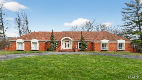 27 Meadowbrook Country Club Estate Ballwin MO 63011