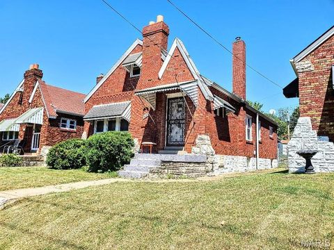 Photo of 1365 Switzer Avenue, St Louis, MO 63147 (MLS # 26024047)