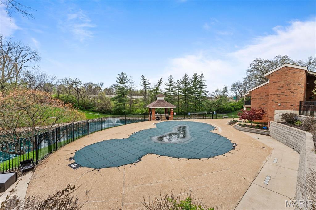 Greenbriar Condos - Residential Lease