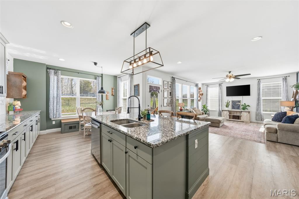 214 Grayleaf Court