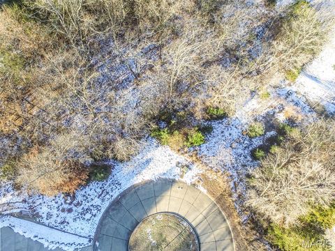 3 & 5 Broken Arrow Court Byrnes Mill MO 63025