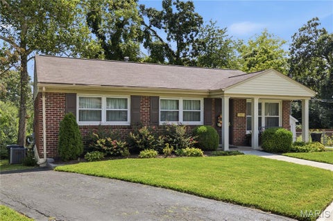 Tiny photo for 8712 E Bridgeport Avenue, Brentwood, MO 63144 (MLS # 26062164)