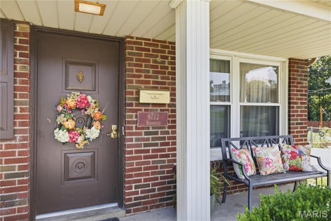 Tiny photo for 8712 E Bridgeport Avenue, Brentwood, MO 63144 (MLS # 26062164)