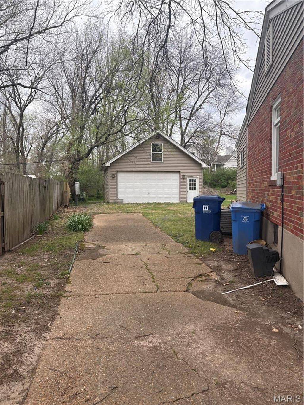 Photo of 10 Regina Court, Florissant, MO 63031 (MLS # 26018874)