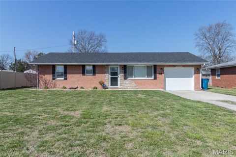 Photo of 105 Surrey Lane, Bethalto, IL 62010 (MLS # 26017933)