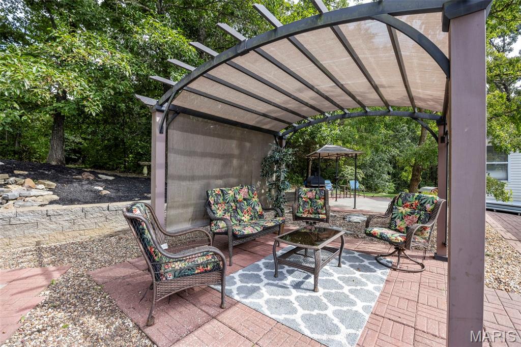 Troy, Missouri 63379, United States, 3 Bedrooms Bedrooms, ,3 BathroomsBathrooms,Residential,Pending,198159