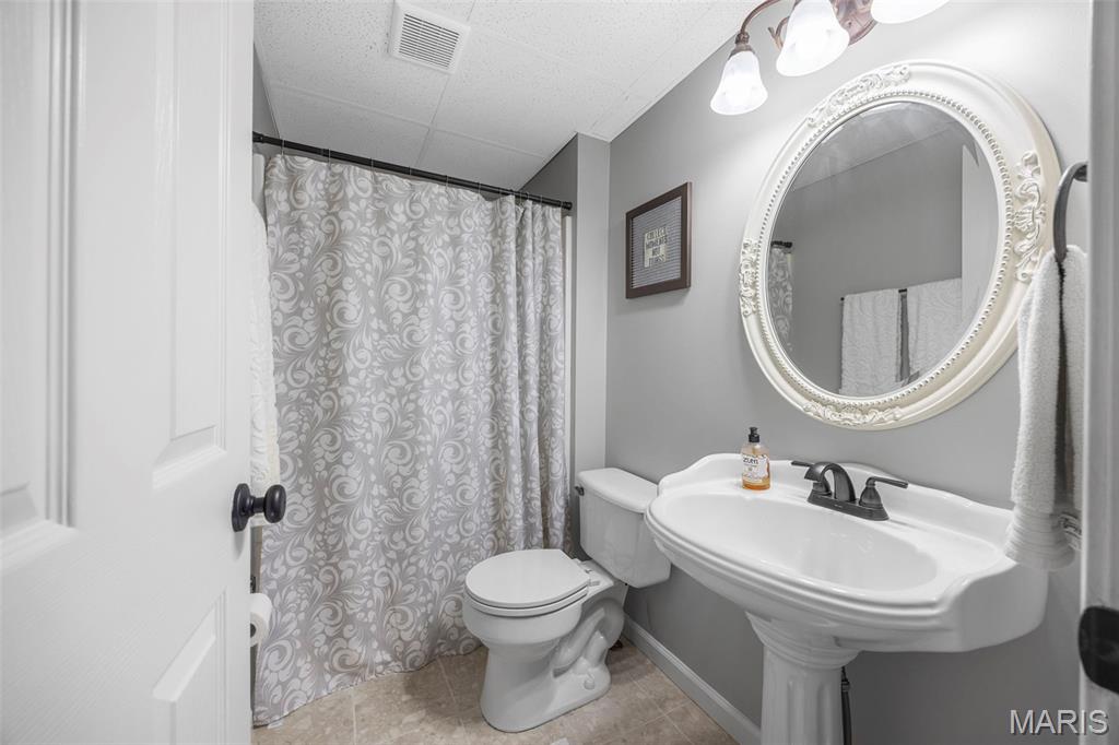 Troy, Missouri 63379, United States, 3 Bedrooms Bedrooms, ,3 BathroomsBathrooms,Residential,Pending,198159