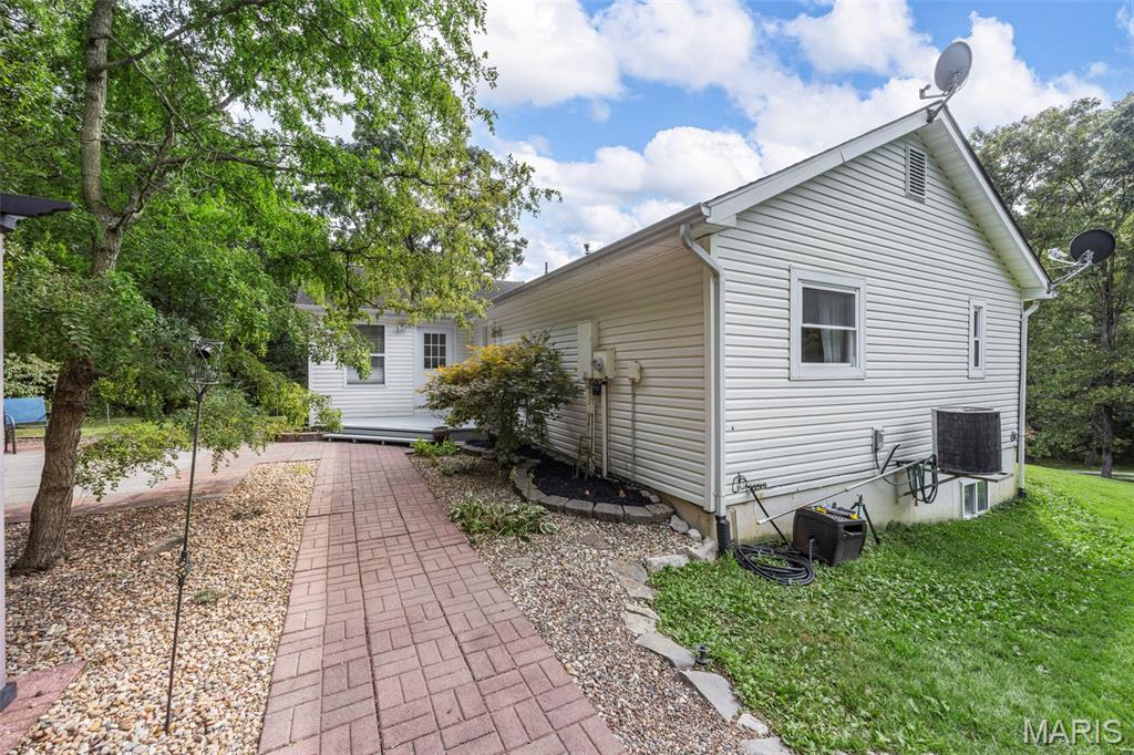 Troy, Missouri 63379, United States, 3 Bedrooms Bedrooms, ,3 BathroomsBathrooms,Residential,Pending,198159