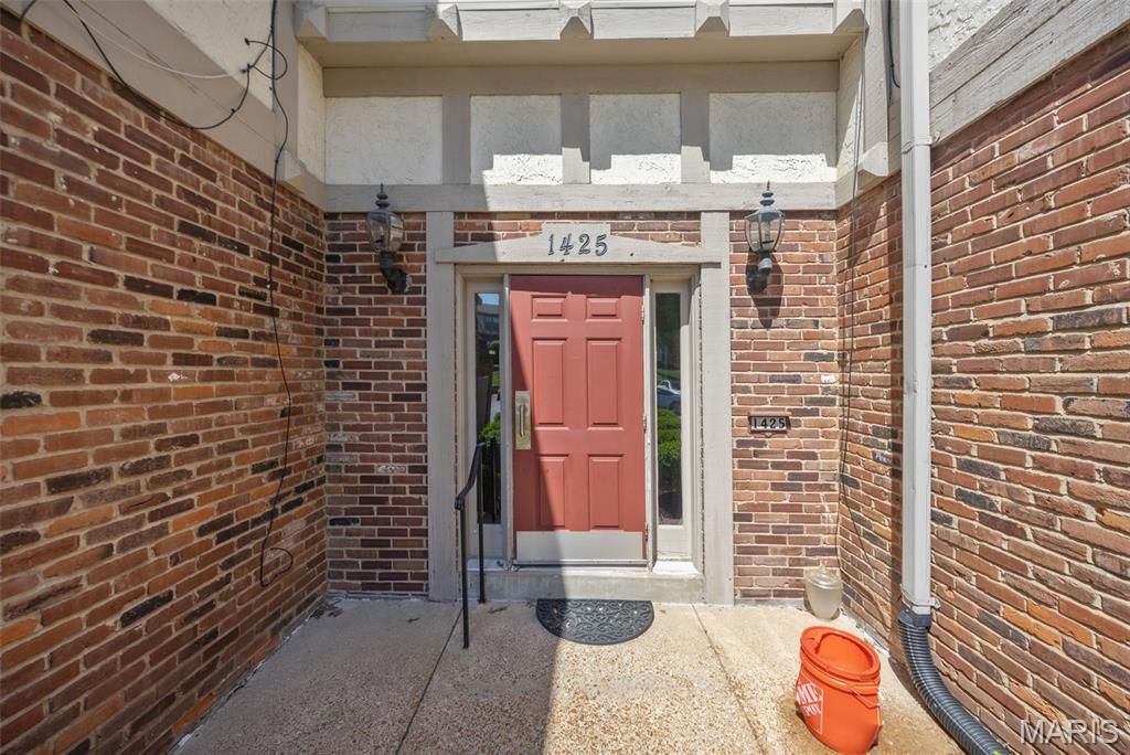Photo of 1425 Willow Brook Cove #5, St Louis, MO 63146 (MLS # 26026954)