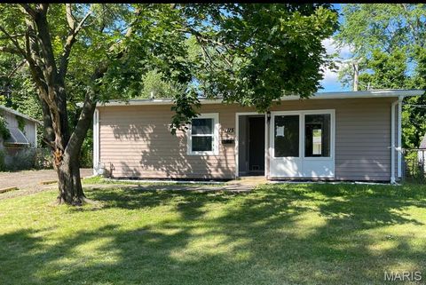 1115 Saint Michael Drive Cahokia IL 62206