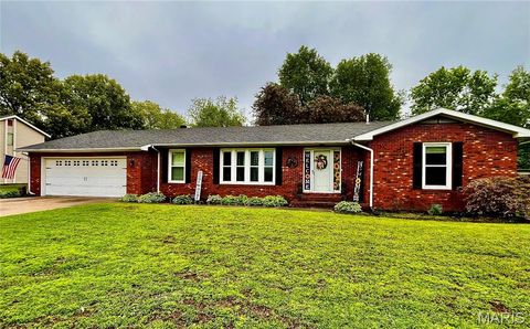 Photo of 611 East Cedar, Bertrand, MO 63823 (MLS # 26022206)