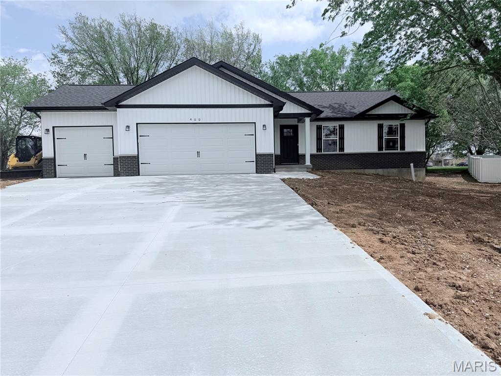 400 Chantilly Court