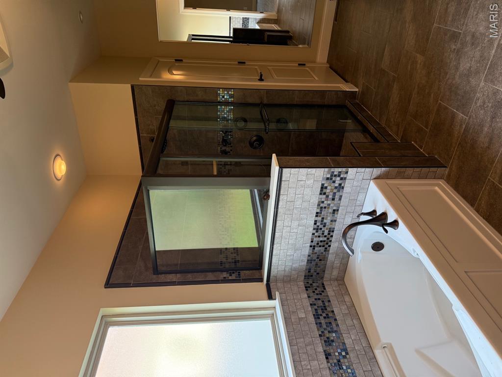 Hamptons Pd-R Reresub - Residential Lease