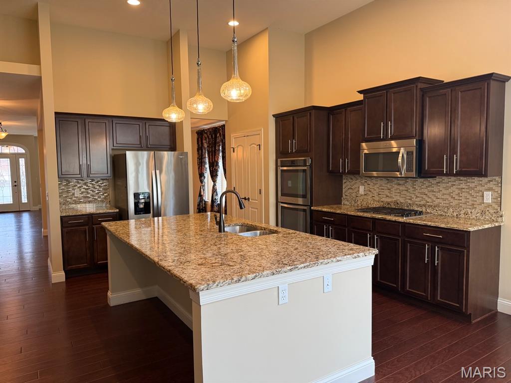 Hamptons Pd-R Reresub - Residential Lease