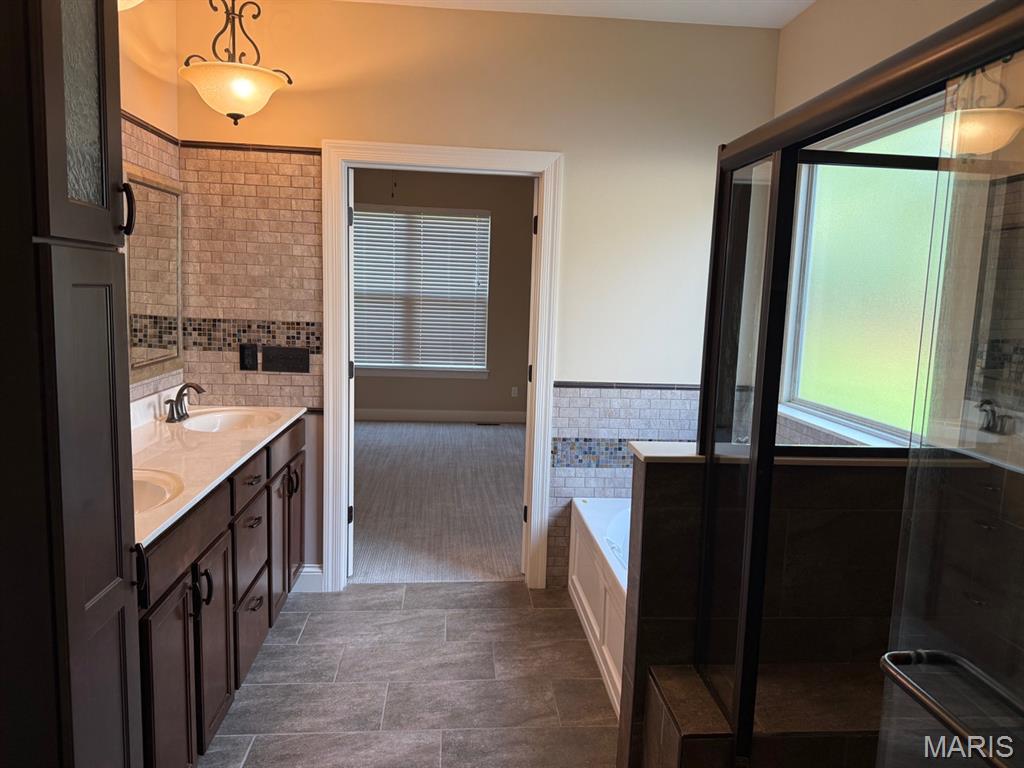 Hamptons Pd-R Reresub - Residential Lease