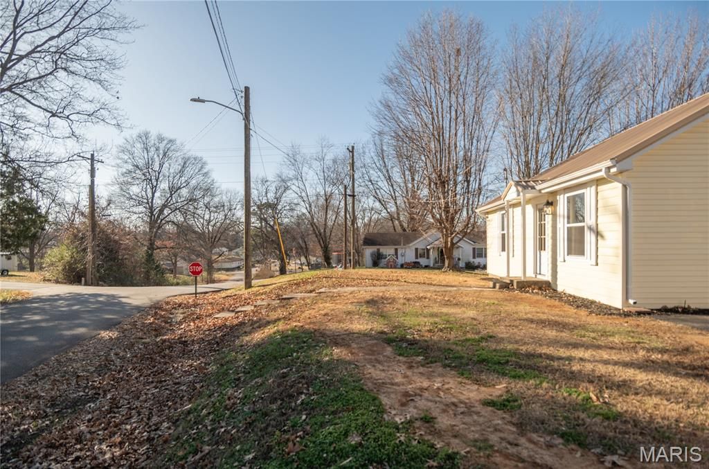 Photo of 301 Cape Road, Bloomfield, MO 63825 (MLS # 26026521)