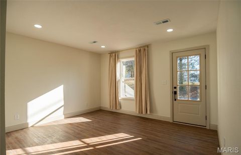 Tiny photo for 301 Cape Road, Bloomfield, MO 63825 (MLS # 26026521)