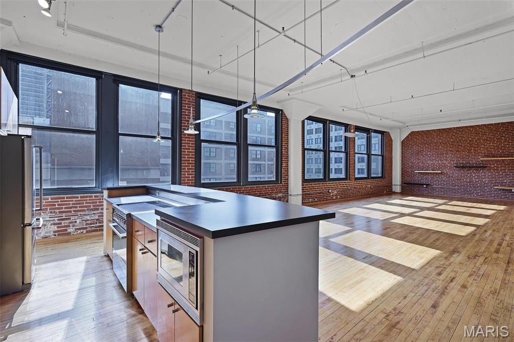 1010 Saint Charles Street 803