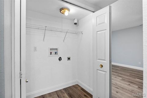 Tiny photo for 1968 Greenglen Drive #101, Kirkwood, MO 63122 (MLS # 26010076)