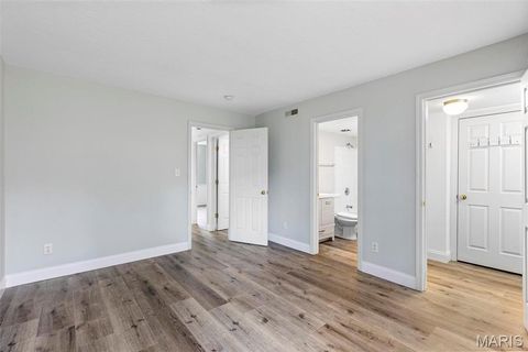 Tiny photo for 1968 Greenglen Drive #101, Kirkwood, MO 63122 (MLS # 26010076)