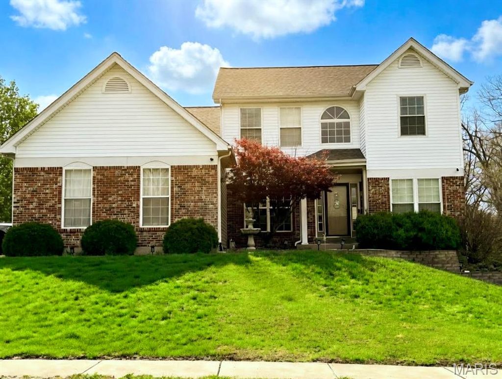 Photo of 863 Emerald Oaks Court, Eureka, MO 63025 (MLS # 26019466)