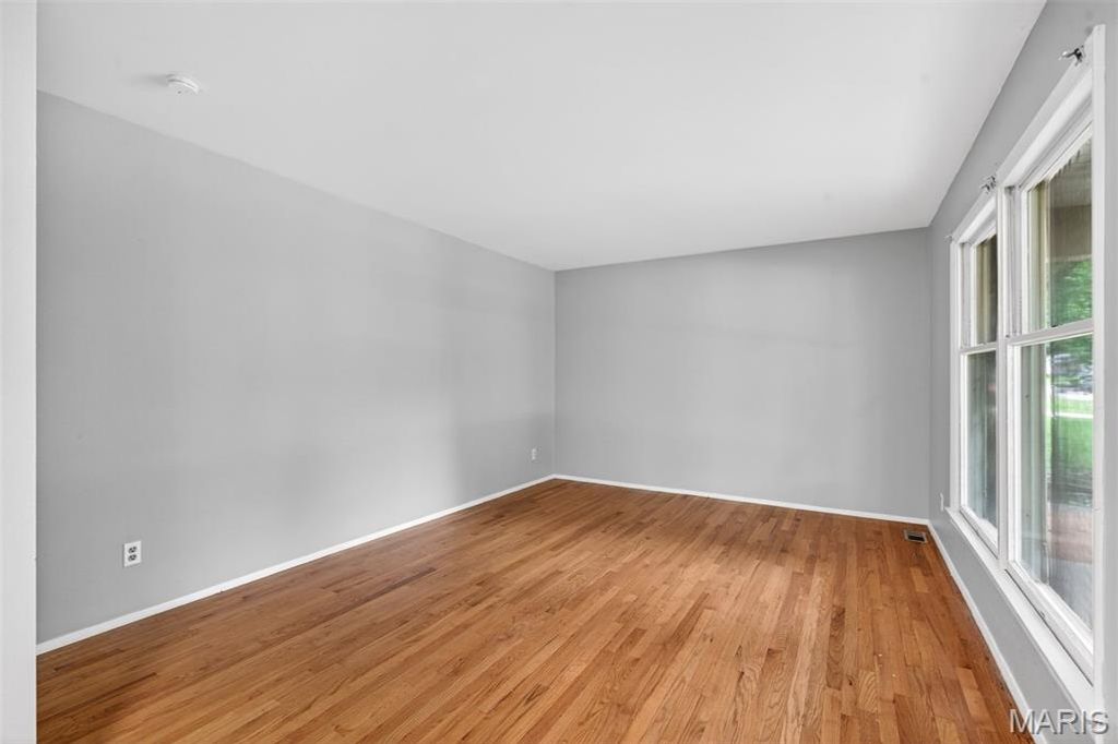 Photo of 1276 Springhurst Drive, Florissant, MO 63031 (MLS # 26032088)