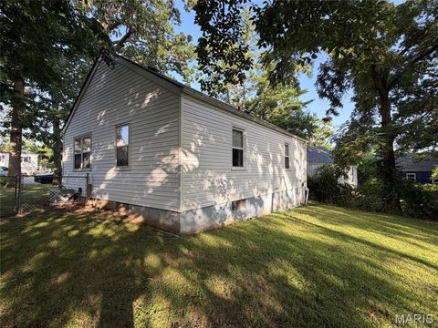 Tiny photo for 64 Rose Court, Rolla, MO 65401 (MLS # 26038915)