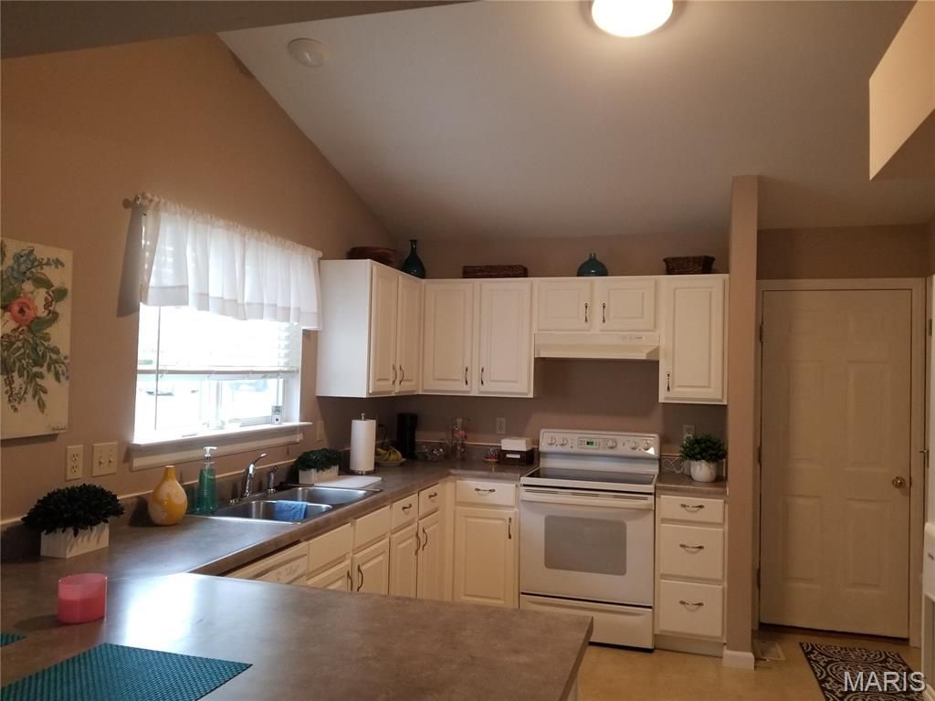 Photo of 2073 Williamstown Drive, St Peters, MO 63376 (MLS # 26019599)