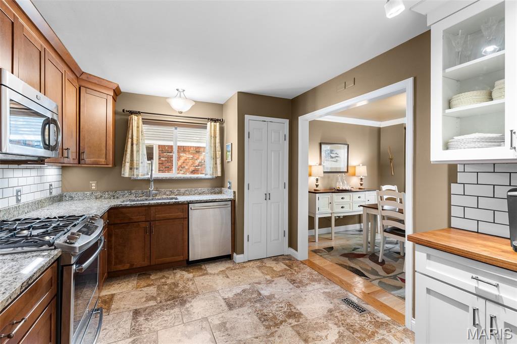 Kenrick Parke Condo Ph Four - Residential