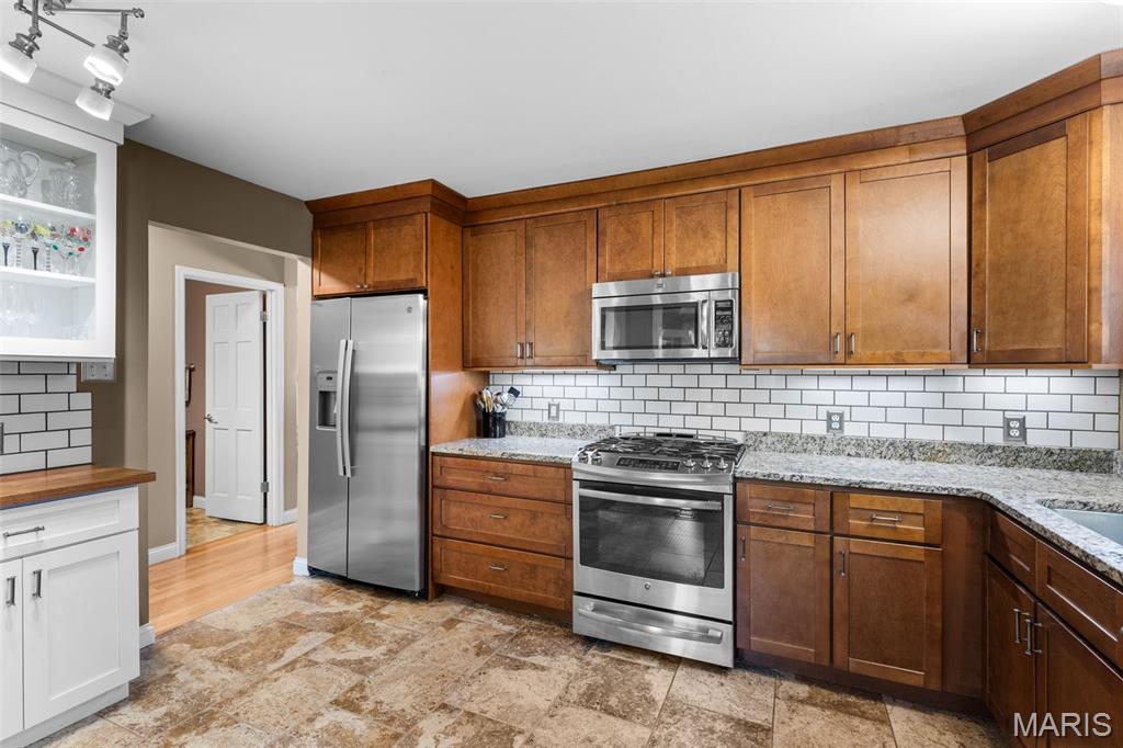 Kenrick Parke Condo Ph Four - Residential