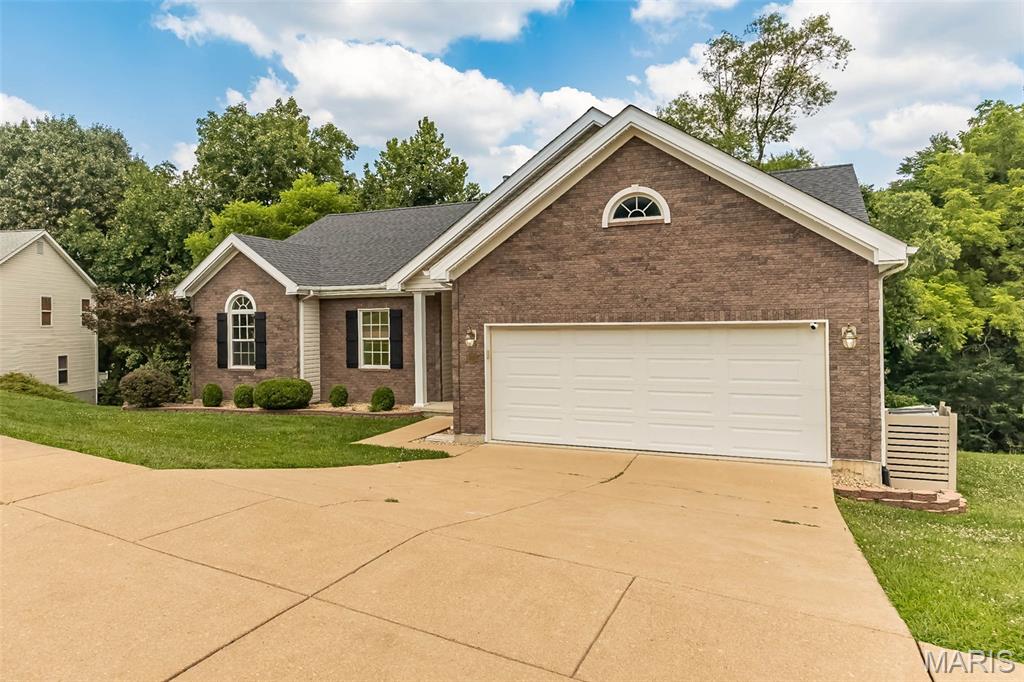 1652 Ivy Chase Lane
