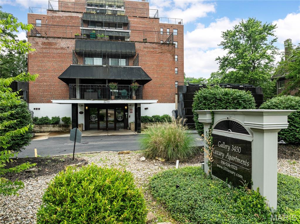 3450 Russell Boulevard