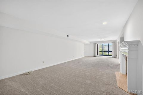 Tiny photo for 14300 Conway Meadows Court #202, Chesterfield, MO 63017 (MLS # 26013113)