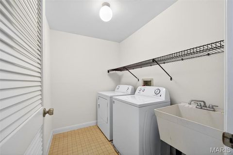 Tiny photo for 14300 Conway Meadows Court #202, Chesterfield, MO 63017 (MLS # 26013113)