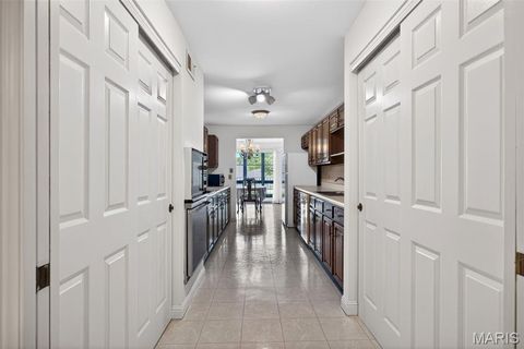 Tiny photo for 14300 Conway Meadows Court #202, Chesterfield, MO 63017 (MLS # 26013113)