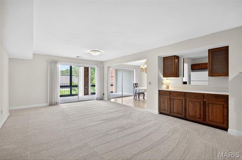 Tiny photo for 14300 Conway Meadows Court #202, Chesterfield, MO 63017 (MLS # 26013113)