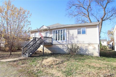 513 S 2nd Street Pacific MO 63069